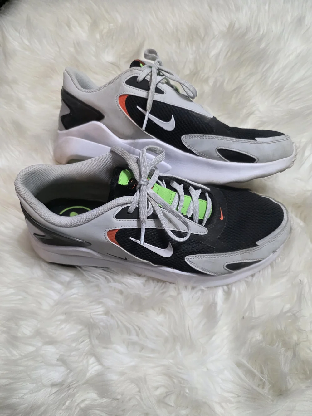 Nike Kids' Black & Gray Athletic Sneakers with Green Accent
